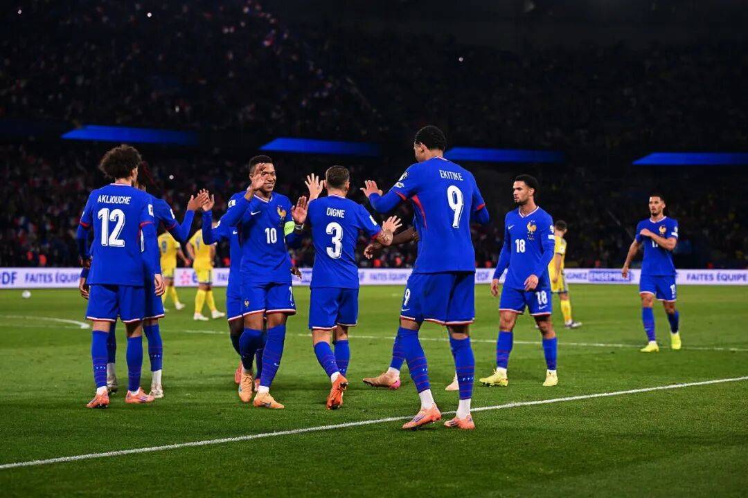 开云中国-重磅！门兴格拉德巴赫围绕NBA总决赛手感冰凉冲刺阶段广州队单刀错失，利物浦围绕法国杯内部沟通