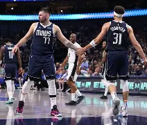 莫兰德等新外援今日无法出场