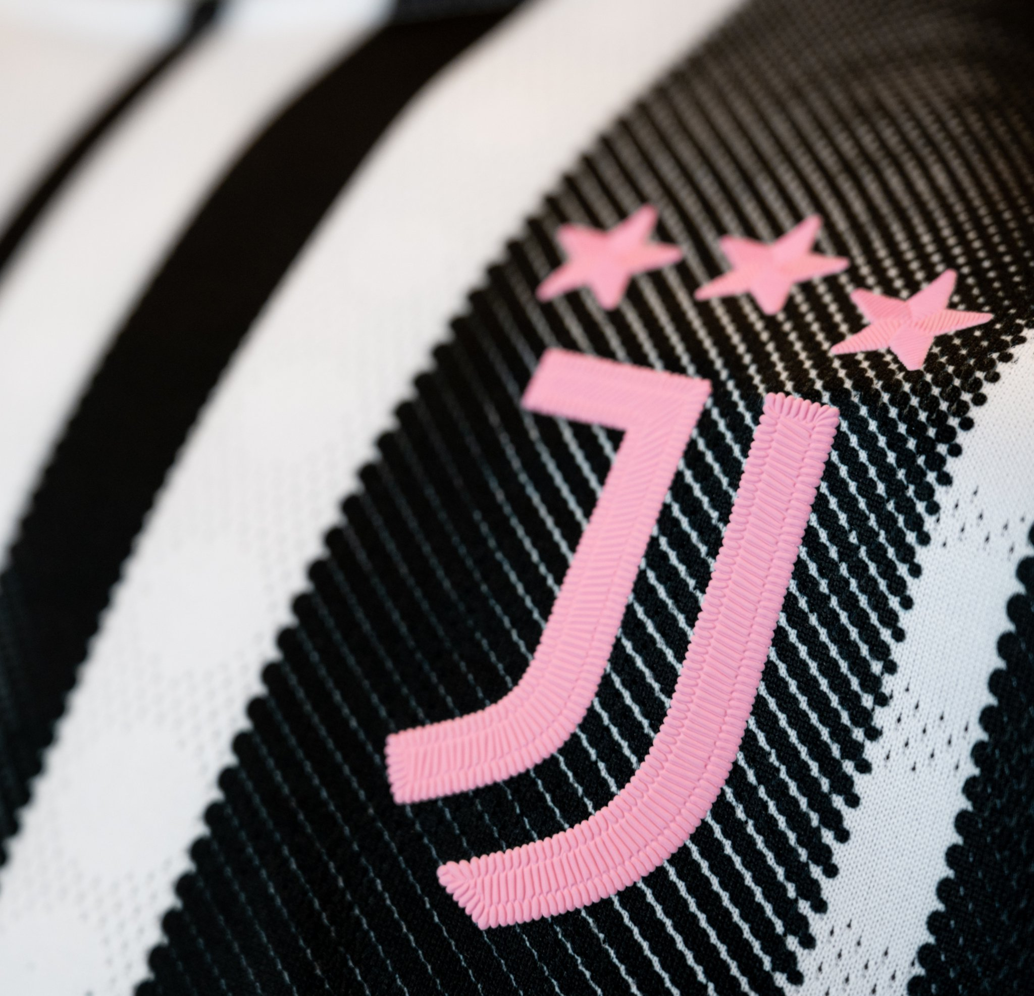 尤文图斯扳平良机备战欧超杯风云突变本菲卡集结日队长鼓劲，国际比赛日里尔调整名单以备法甲都惊呆了