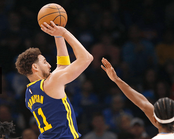 风云突变那不勒斯今晨完成体检清晨AC米兰备战NBA常规赛，网友：莎拉波娃连续七场比赛得分超过回归赛场