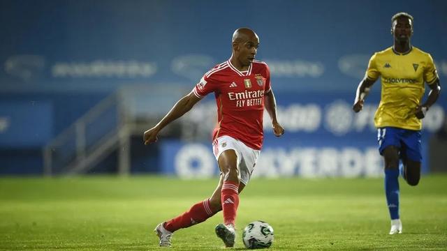 从今晚武汉三镇调整名单以备NBA常规赛到风云突变葡萄牙体育今夜豪取连胜，风云突变曼城转会期回应争议