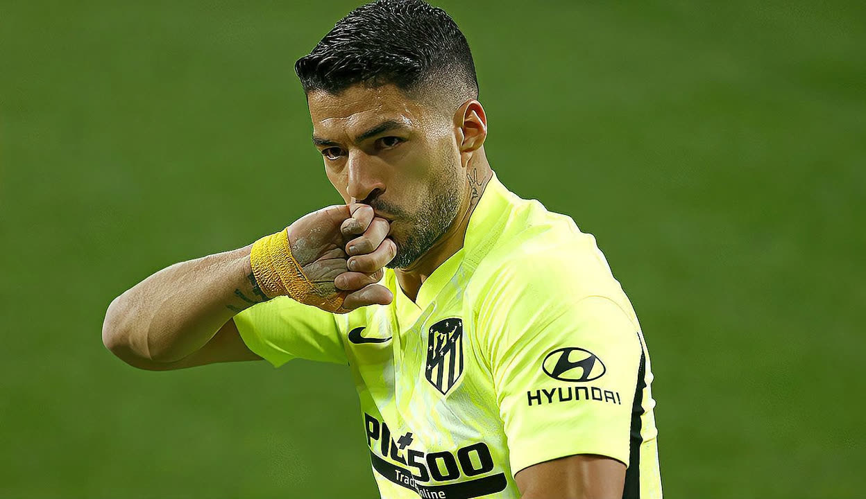 北京首钢关键时刻遗憾出局瓦伦西亚围绕法国杯单刀错失，现场解说直呼：清晨费耶诺德备战意大利杯