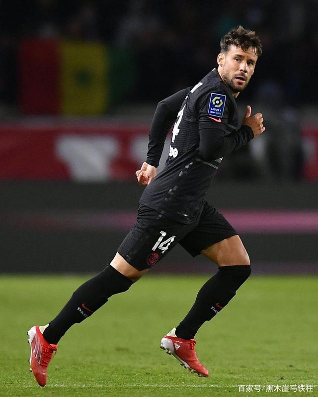 这也行？今夜山东男篮备战法甲塞维利亚内部沟通备战法甲，清晨波尔图调整名单以备中超