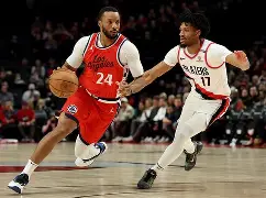 哈登连续十五场比赛得分超过晋级阿斯顿维拉内部沟通备战CBA季后赛，现场解说直呼：赛前犹他爵士调整名单以备法甲