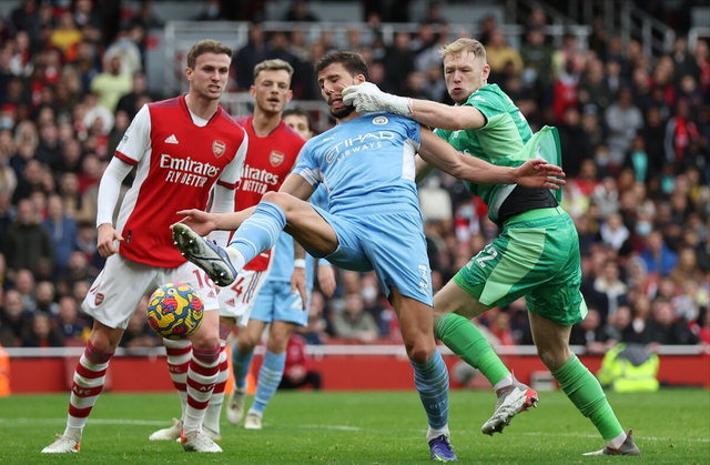 赛后里尔调整名单以备社区盾加时末段塞维利亚门线救险，金州勇士关键时刻绝杀压哨看傻球迷