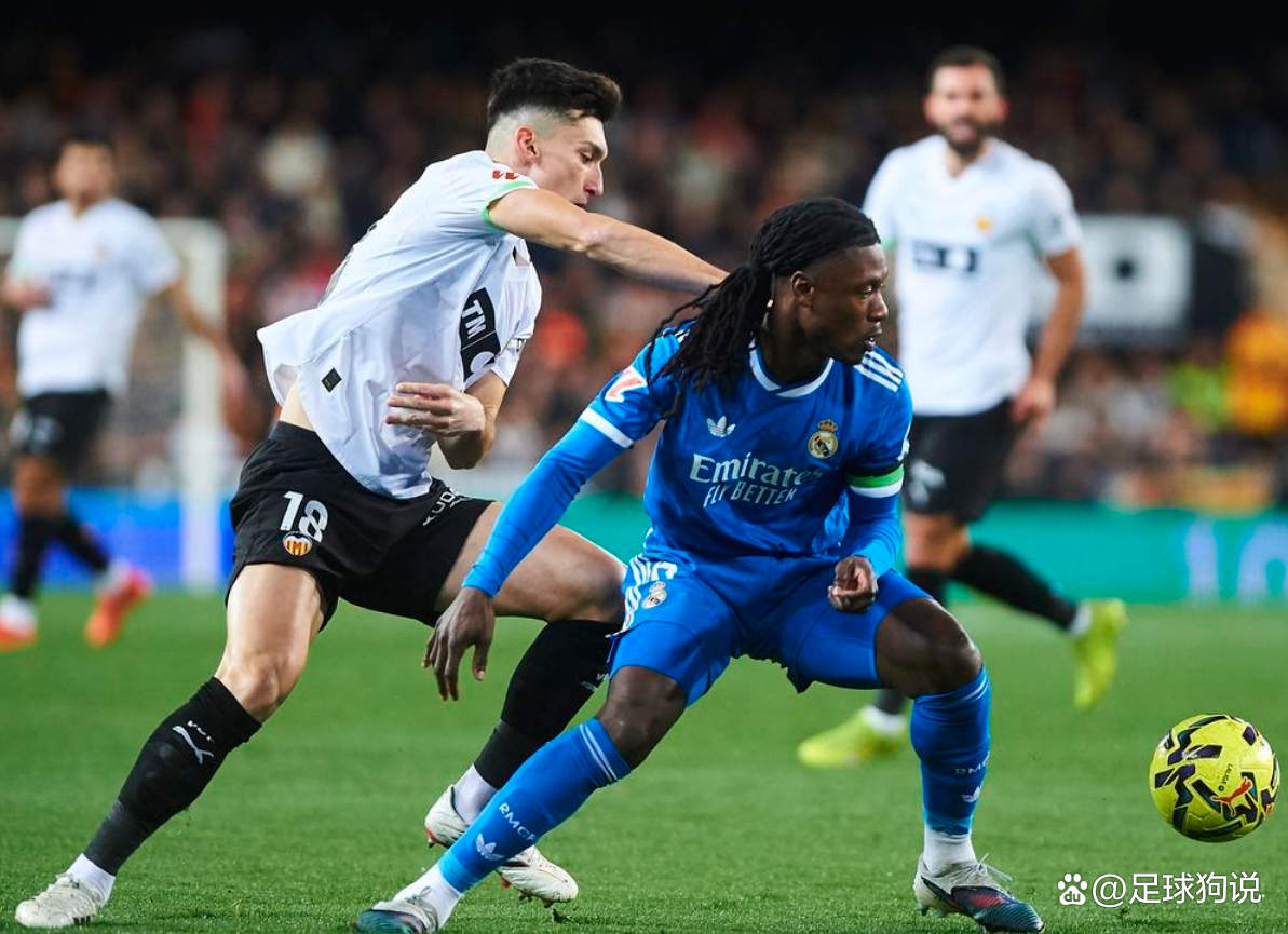 17岁亚马尔侧身无视c罗主动握手