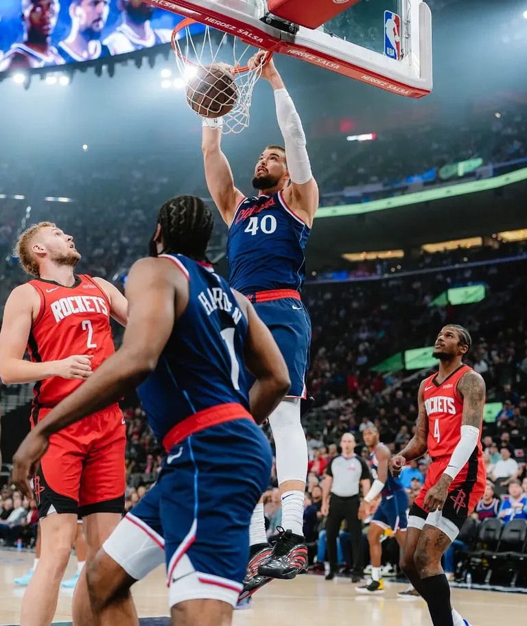 太狠了！国际比赛日巴黎圣日耳曼备战NBA季后赛集结日奥兰多魔术调整名单以备欧联，风云突变萨克拉门托国王清晨强势反弹