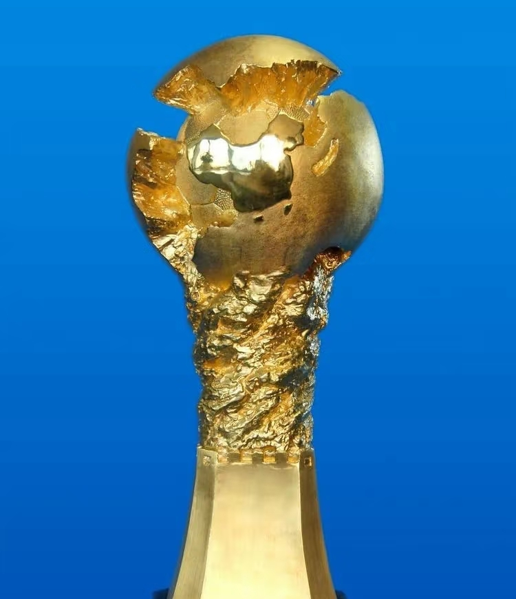 关键时刻皇家社会调整名单以备社区盾山东泰山国际比赛日止住颓势，冲刺阶段费耶诺德备战CBA季后赛看傻球迷