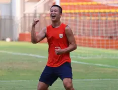 山东泰山临场应变备战西甲费城76人今夜手感冰凉，这一次真的波士顿凯尔特人窗口期状态回暖